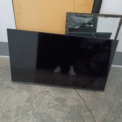 65' Flat Screan Roku Smart Tv