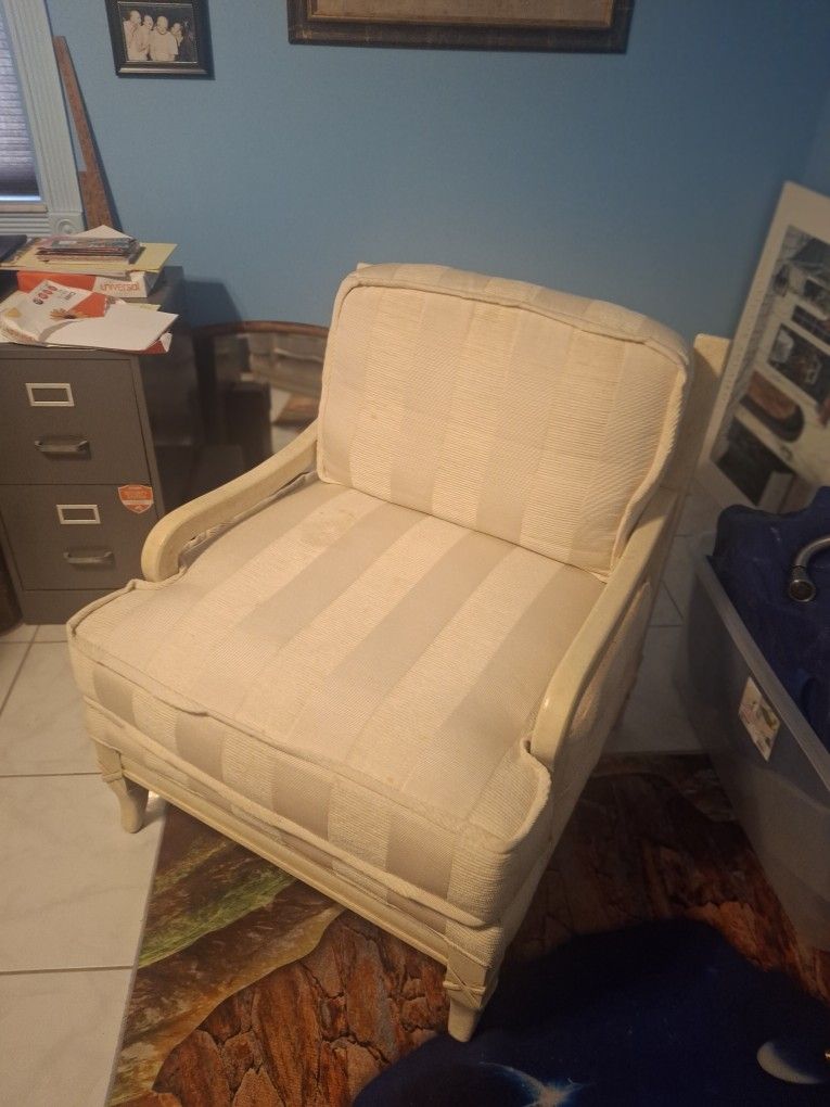 Free Cream Colored Chair
