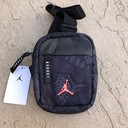 New Nike Jordan Airborne Hip Bag Fanny Pack Waist Belt Crossbody Black Infrared