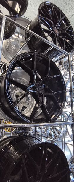 Level up your setup with 19" Wheels (5x114.3 Bolt Pattern)! ​Looking for that perfect balance of performance and sleek styling? This 19-inch set featu