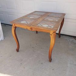 Dining Table - Excellent Condition 