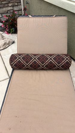 Sunbrella outdoor pillow (2)