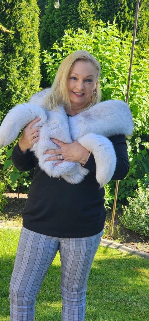 100% REAL Blue Fox Fur boa Never Worn New Condition
