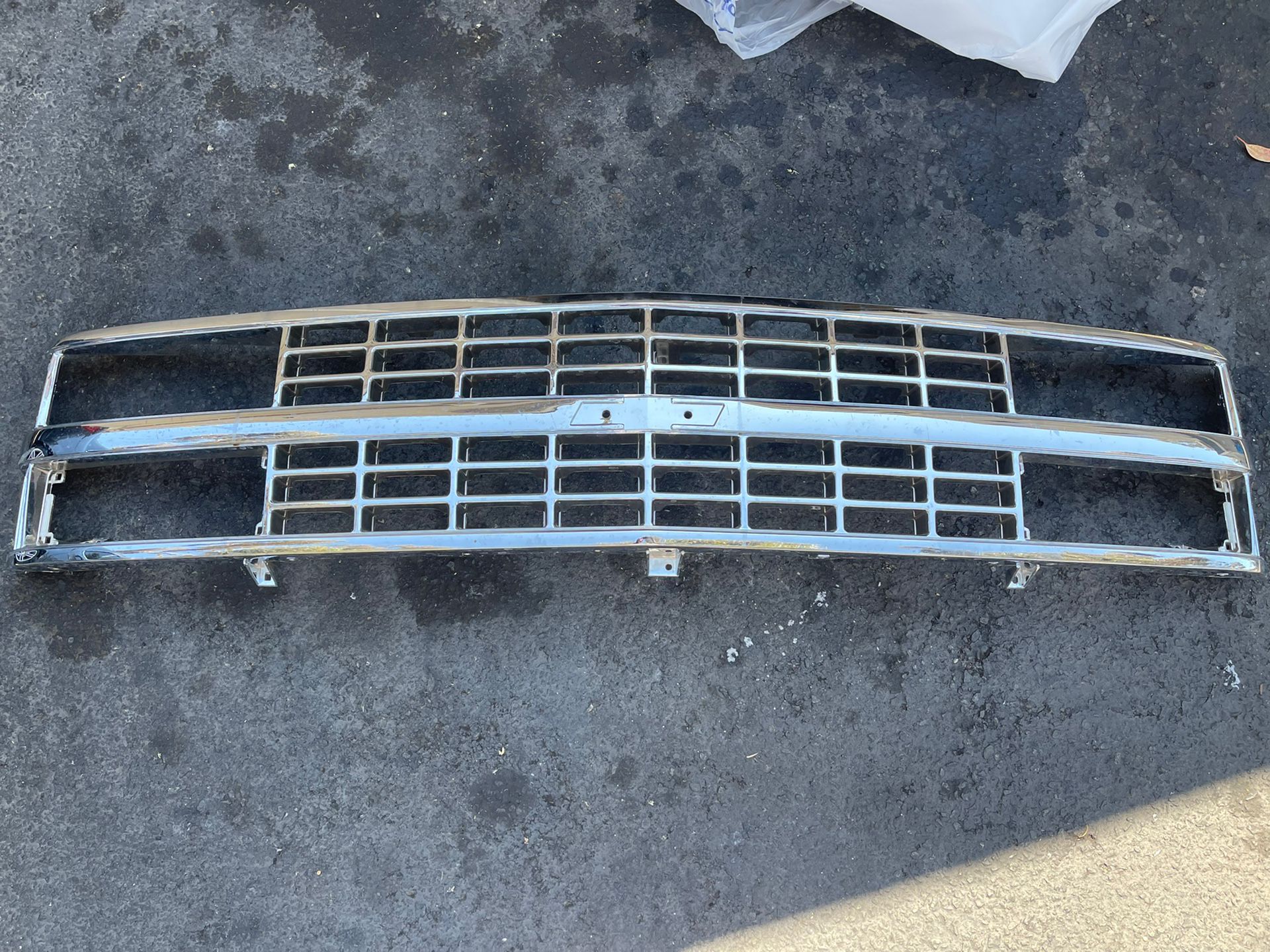 Chevy  Chrome  Grill For Ck1500 Body 