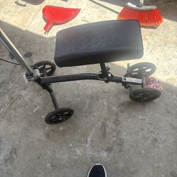 Knee scooter