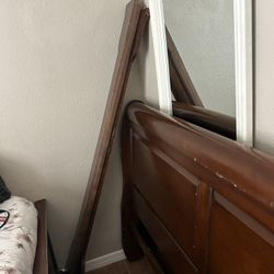 Queen Size Bed Frame And Dresser 