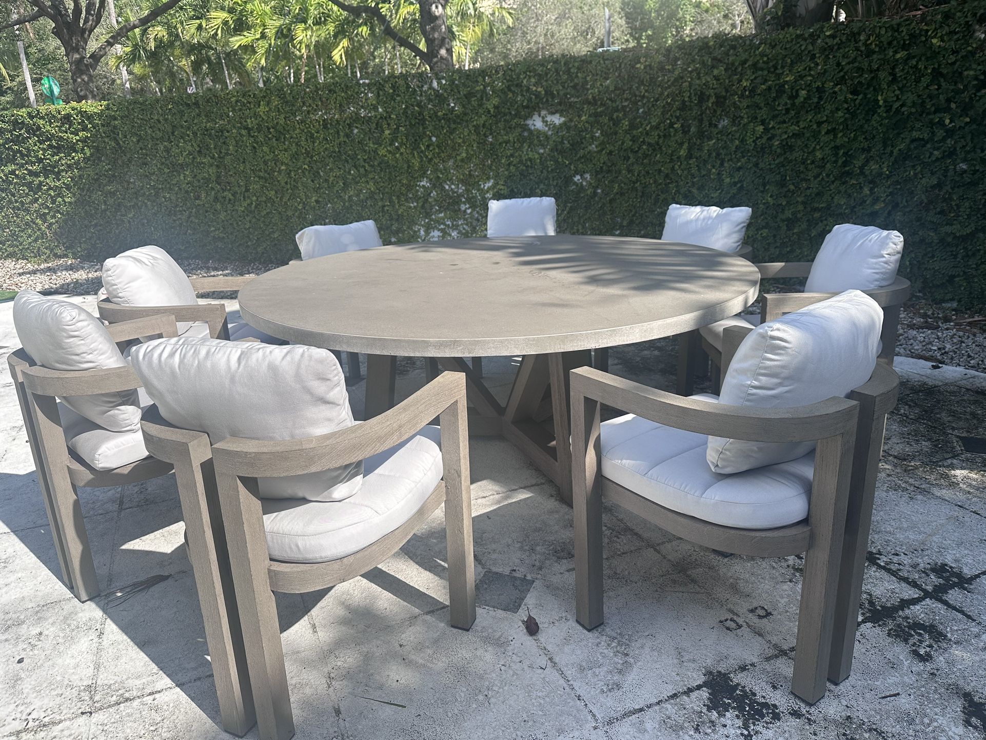 Restoration Hardware. Concrete Round Table And  Chairs