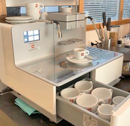 Illy Y2 Espresso Machine