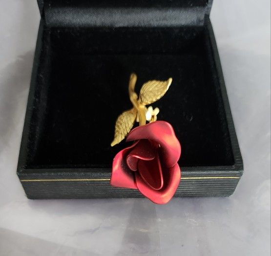 Rose Pin