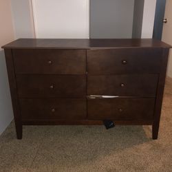 Wooden Classic dresser