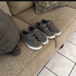 VANS Size 41/2 Y 6  de Hombre Buenas  Condiciones  $15 O $25 Por  los dos