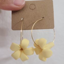 Hawaiian Puakenikeni clay hoop earrings, stainless steel, golden yellow, Gift, Present, Hawaii
