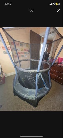 Skywalker mini Trampoline with enclosed net