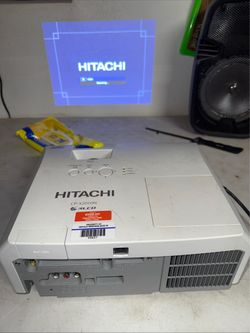 Hitachi cp-x2010n projector