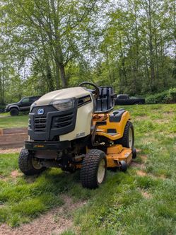 Cub Cadet GT2000 riding mower
