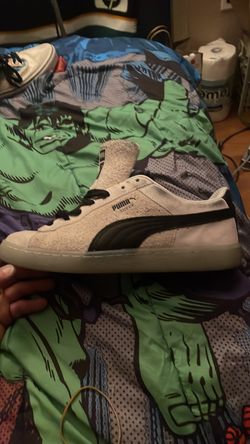 Size 9 puma but they fit like 10s