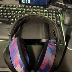 Arctic Nova Pro Headphones