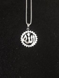 pendant with chain