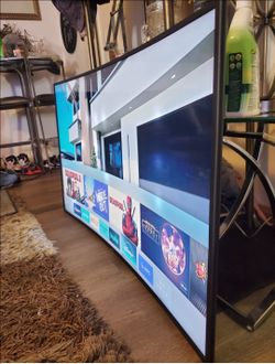 58 in Samsung Chrystal smart tv 4k great condition.  Great quality pic no scratch.  Come with  universal  legs