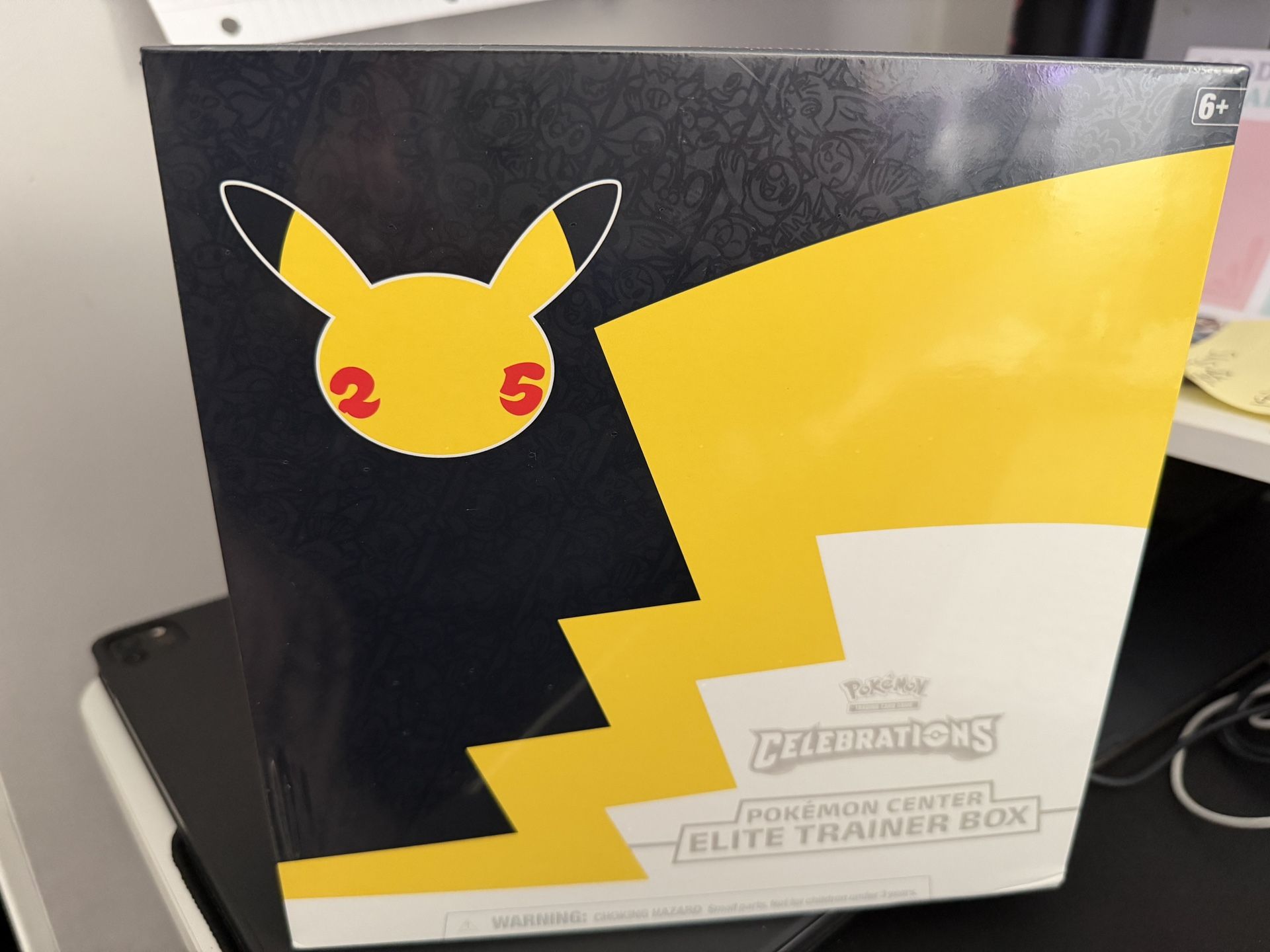 Pokémon Celebrations Pokémon Center Elite Trainer Box