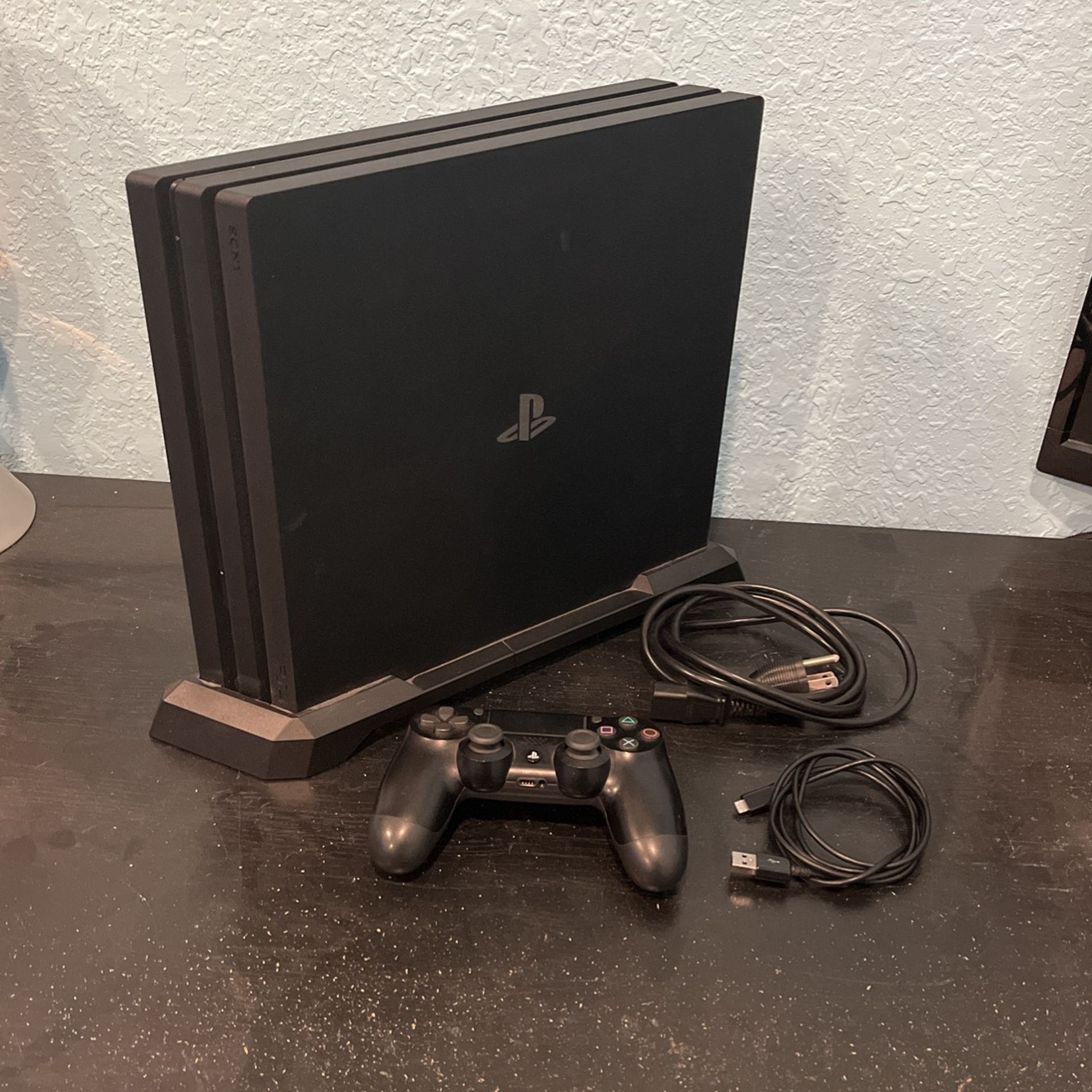 PS4 Pro 1TB w/ Stand (PlayStation 4)