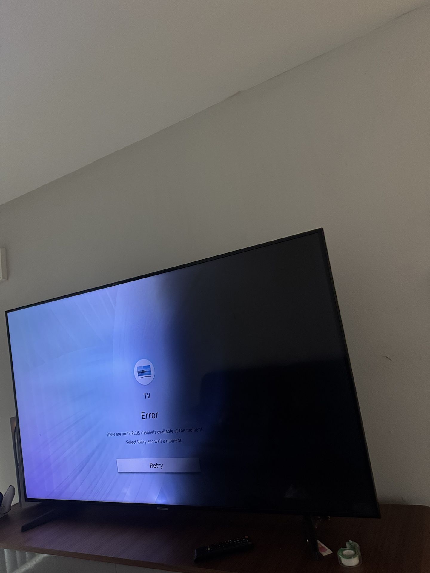 Tv 65 Inch Easy To Fix Price To  Fix 100 Usd Just Need To Replace Back Light  