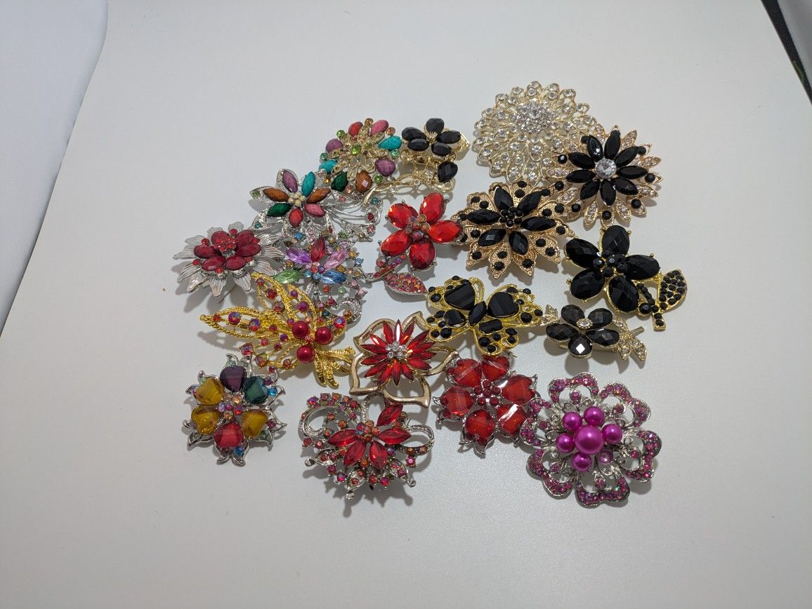 Pretty Costume Jewelry Brooches-18