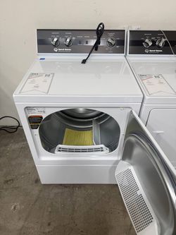 Speed Queen Gas Dryer 7.0 cu ft DR5004WG - Scratch & Dent - Save $200!
