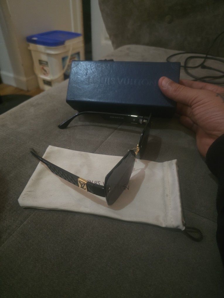 Louis Vuittons Sun Glasses