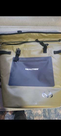 REALTREE BACKPACK COOLER 
NEW.    2 AVAILABLE 
11525 S HALSTED/7111.S WESTERN 
25$  CASH ONLY