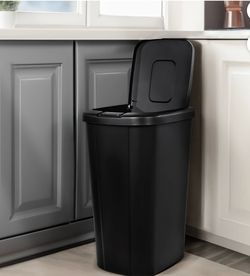 Black Trash Bin
