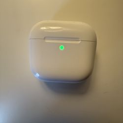 Apple AirPods Gen 4 charging case