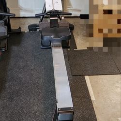 NEW Atletic Rower Machine