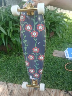 Crest. Skateboard