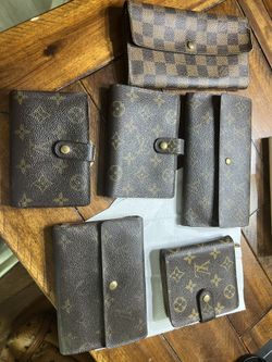 Luxury Wallets 100% Authentic
