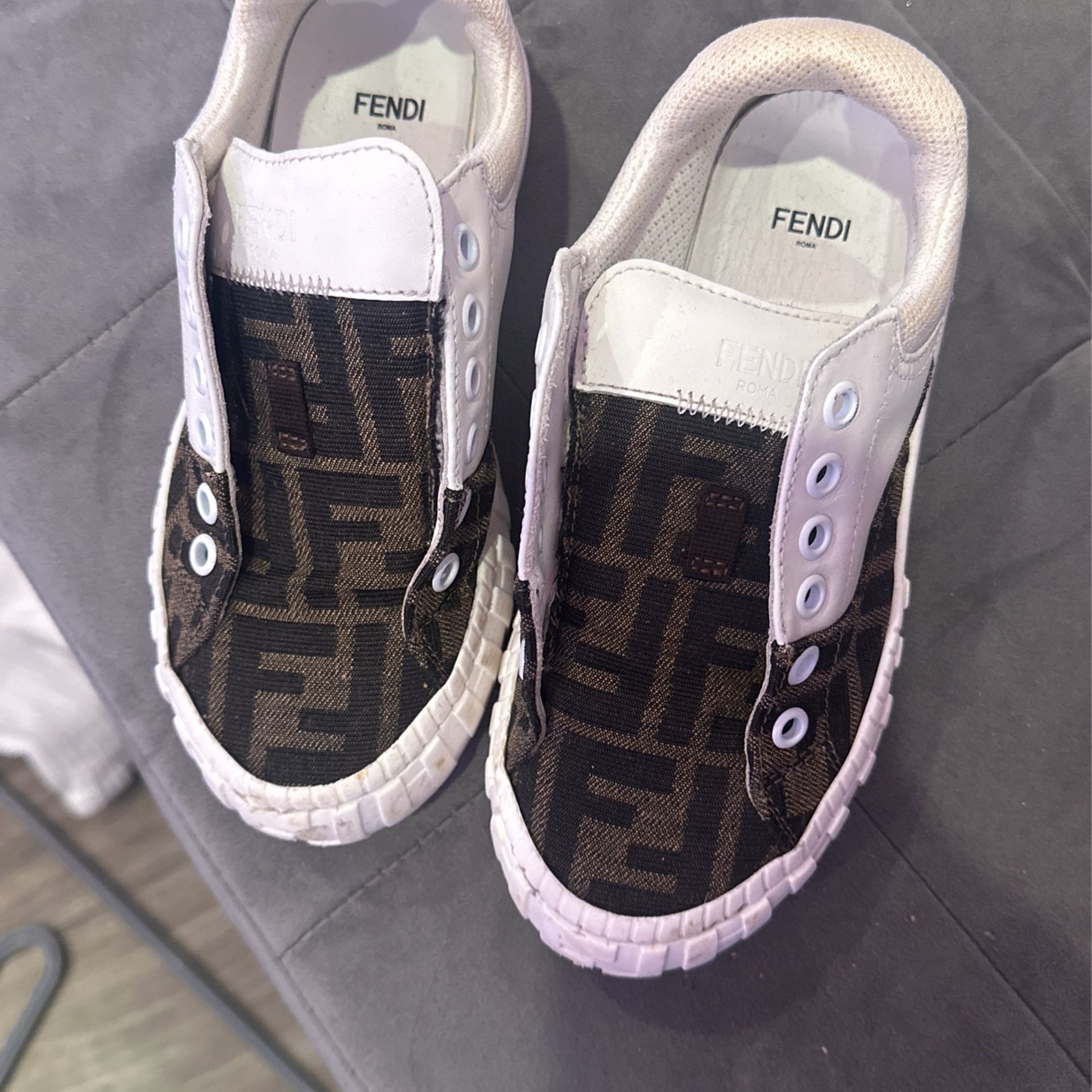 fendi shoes kids size 30/13