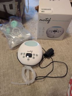 Motif Luna breast pump with bottles