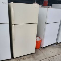 Refrigerator apartment size, 28"