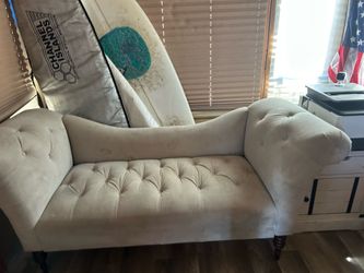 Elegant chaise Bench Couch