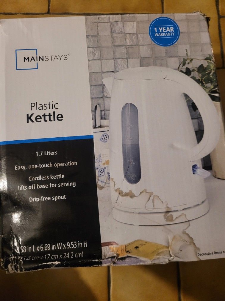 Mainstays 1.7 Liter Plastic Electric Kettle, White