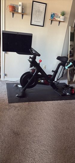 Peloton Bike Plus 2022 - Almost 235 Rides - Corpus Christi