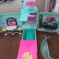 Lol Club House,Van And Dolls