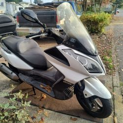 2013 Kymco Downtown 300i 4 Stroke/Fuel Injection 