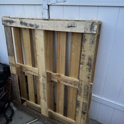 FREE PALLETS 