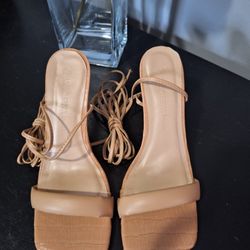 Very Cute  51/2 Heels!