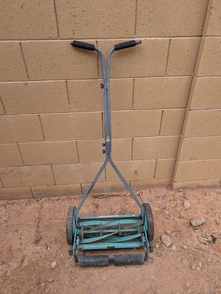 Mechanical Lawn Mower