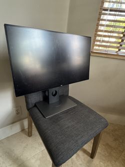 🔥 Dell UltraSharp U2718Q 27” 4K Monitor – Excellent Condition 🖥️✨ 