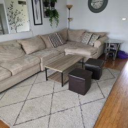 Sectional Couch In Great Condition 