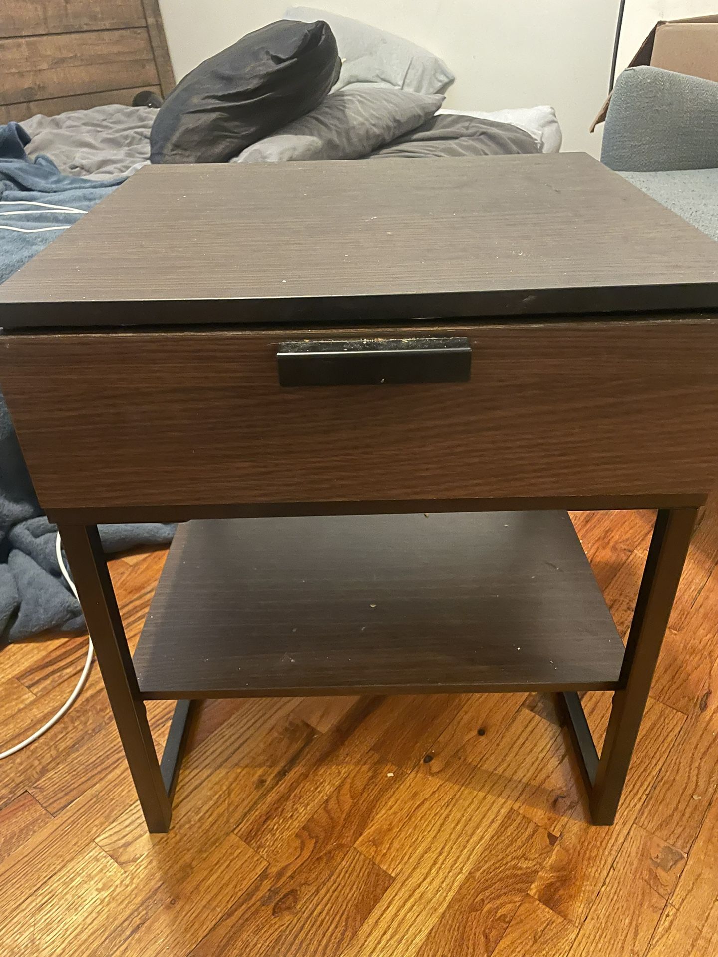 Small Night Stand With Drawer