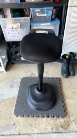 Ergonomic standing desk chair